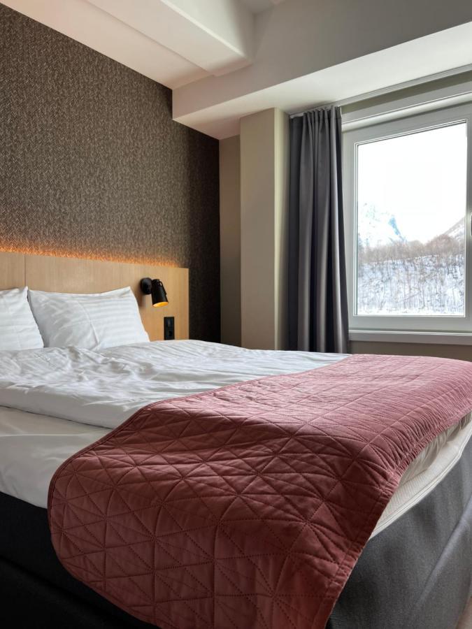 Frichs Ekspress Andalsnes Hotel Buitenkant foto