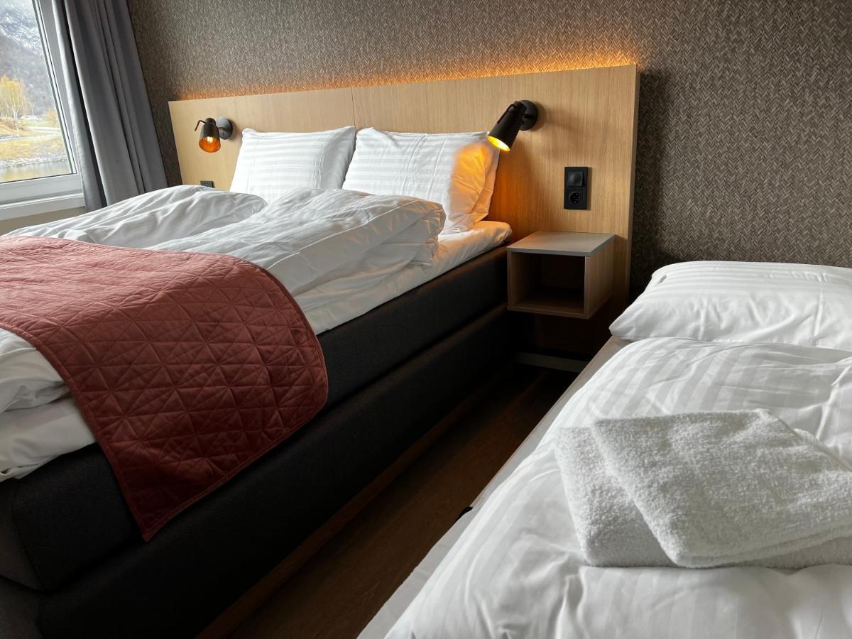 Frichs Ekspress Andalsnes Hotel Buitenkant foto